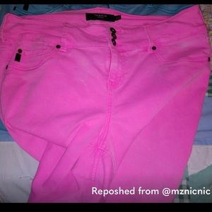 Bright Pink Torrid 3 button jeggings